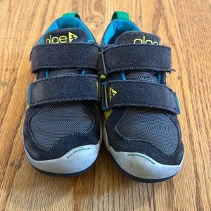 Plae Ty sneakers navy blue/ steel  size 8c